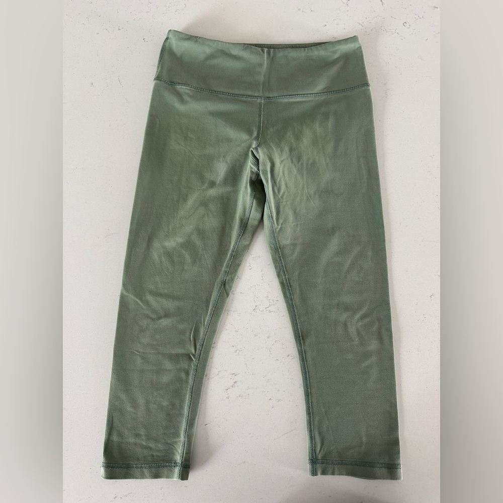 Glyder capri Sage Green Performance Leggings